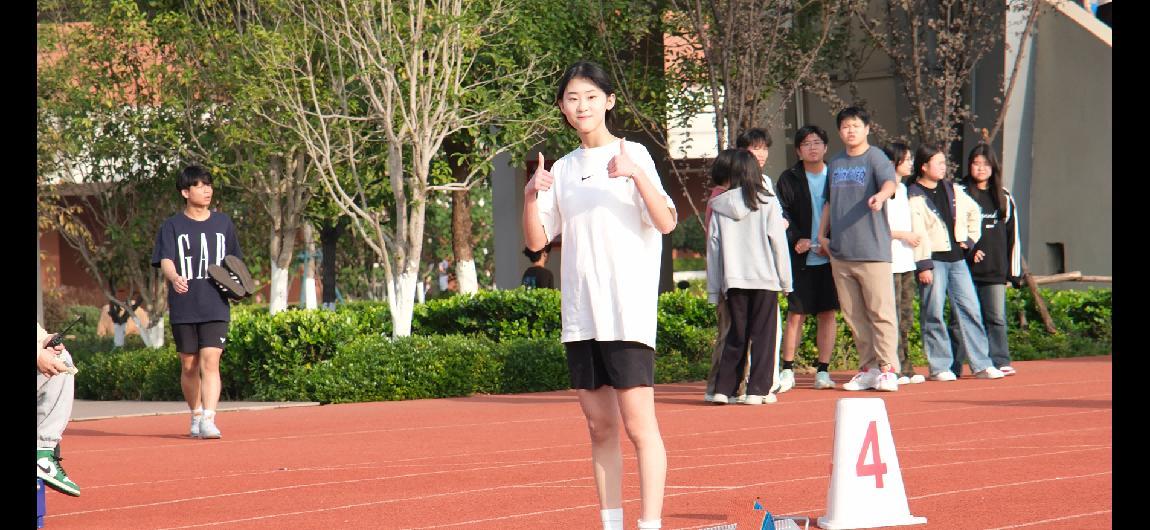 女子组800米径赛